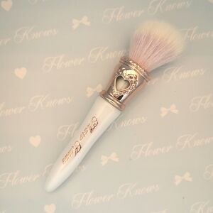 Flower Knows White and Gold Makeup Brush